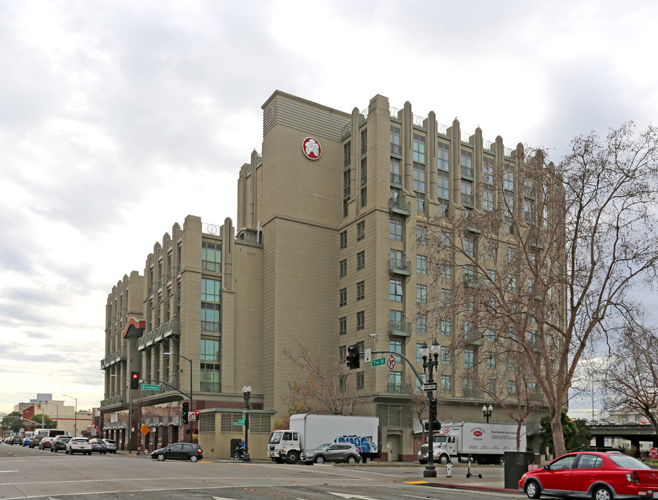 8 Orchids Condominium in Oakland, CA - Building Photo