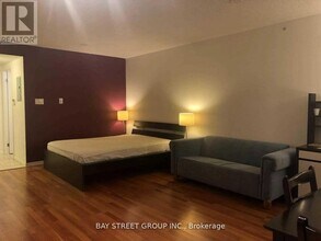 37 Grosvenor St in Toronto, ON - Building Photo - Building Photo
