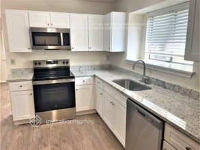 3608 Chittam Ln in Bedford, TX - Foto de edificio - Building Photo