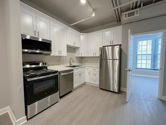 1400 Cumberland St, Unit 302