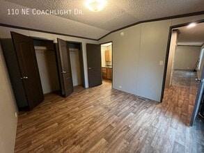 110 Coachlight Dr in Topeka, KS - Building Photo - Building Photo