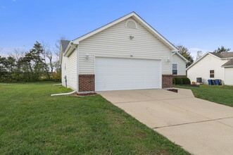 124 Lake Tucci Cir in Wright City, MO - Foto de edificio - Building Photo