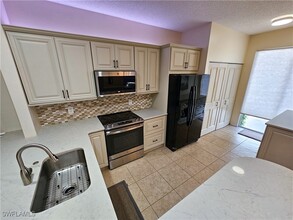 9525 Windsor Club Cir in Ft. Myers, FL - Building Photo - Building Photo