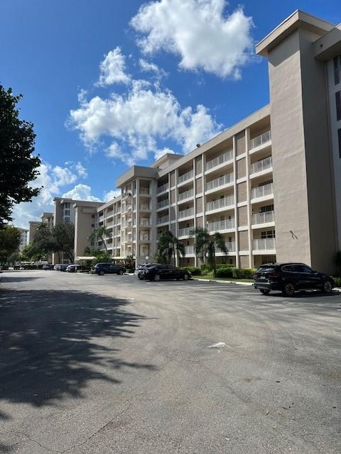 2651 S Course Dr, Unit 408 in Pompano Beach, FL - Building Photo