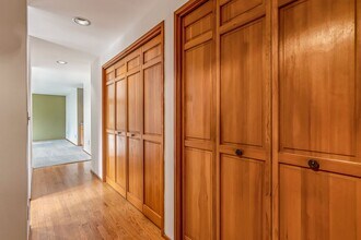 2101 Nob Hill Ave N in Seattle, WA - Building Photo - Building Photo