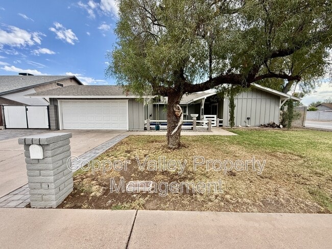 property at 4415 W Gelding Dr