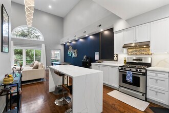 1754 W Division St, Unit 2 in Chicago, IL - Foto de edificio - Building Photo