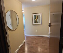 1102 S Eads St in Arlington, VA - Building Photo - Building Photo