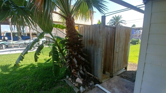 property at 4215 Hardin Dr