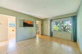 2204 NW 3rd Ave, Unit 1-2 in Wilton Manors, FL - Foto de edificio - Building Photo