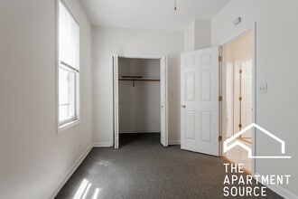 2424 N Greenview Ave, Unit 1F in Chicago, IL - Foto de edificio - Building Photo