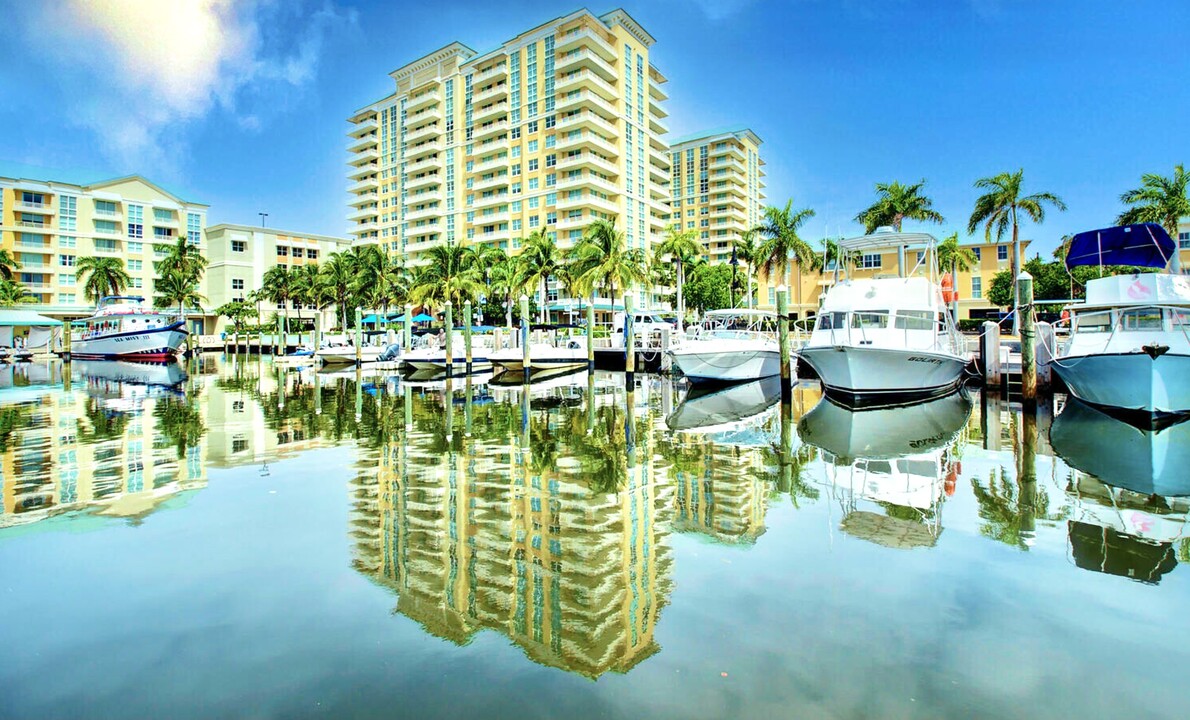 625 Casa Loma Blvd, Unit Intracoastal Front in Boynton Beach, FL - Building Photo