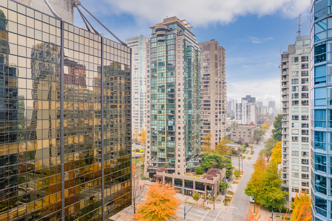 The Lions in Vancouver, BC - Building Photo - Building Photo