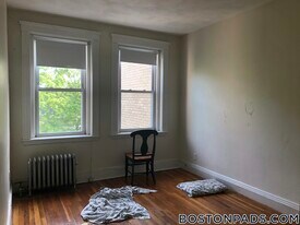15 Egremont Rd, Unit 11 in Boston, MA - Building Photo