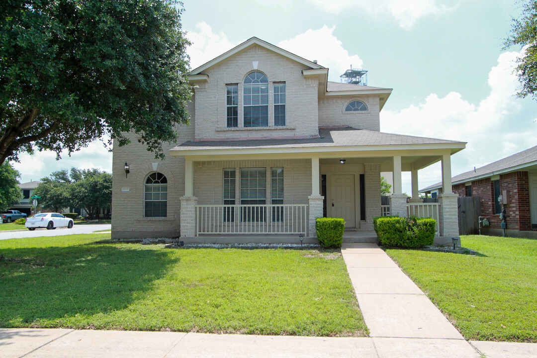 15429 Craig's Crest Path in Pflugerville, TX - Building Photo