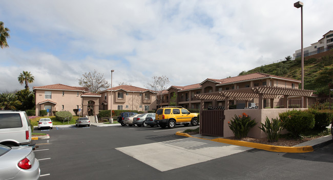 Villa Serena in Chula Vista, CA - Building Photo - Building Photo