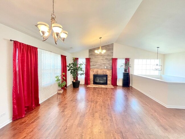 406 Gloria Ln in Oswego, IL - Building Photo - Building Photo