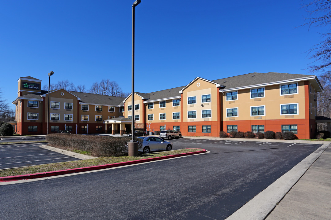 Furnished Studio - Landover in Upper Marlboro, MD - Foto de edificio