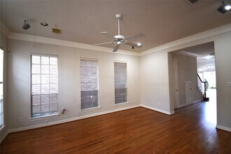 2835 Briarhurst Park in Houston, TX - Building Photo - Building Photo
