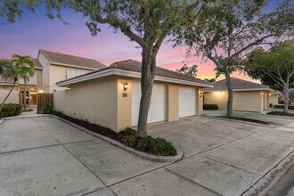 229 Old Meadow Way in Palm Beach Gardens, FL - Building Photo - Building Photo