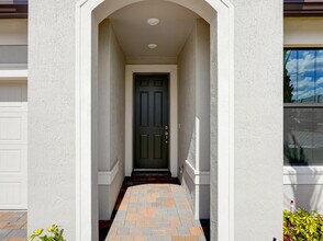 757 SE Courances Dr in Port St. Lucie, FL - Building Photo - Building Photo