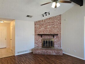 552 Greenway Dr in Saginaw, TX - Building Photo - Building Photo