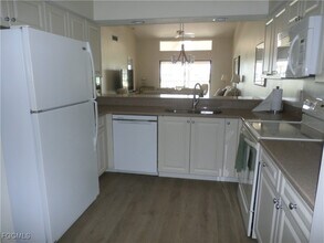 16301 Kelly Woods Dr in Ft. Myers, FL - Building Photo - Building Photo