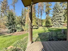 15206 S Clear Lake Rd in Cheney, WA - Building Photo - Building Photo