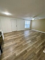 136 Kimberling City Ctr Ln, Unit 2 in Kimberling City, MO - Building Photo