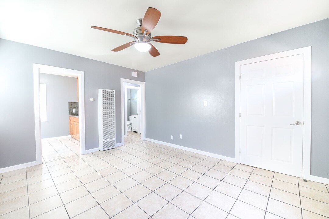1631 E 4th St in Long Beach, CA - Building Photo