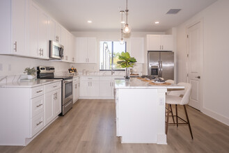 Highland at Park Lake in Orlando, FL - Building Photo - Interior Photo