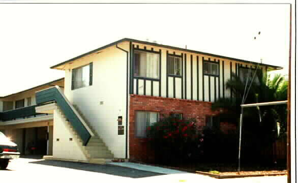 744 Fulton St in Redwood City, CA - Building Photo - Building Photo