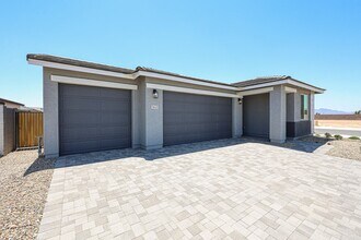 5633 W McNeil St in Laveen, AZ - Building Photo - Building Photo
