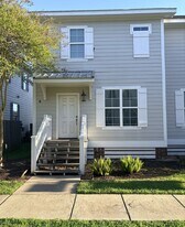 1220 Pithon St in Lake Charles, LA - Building Photo