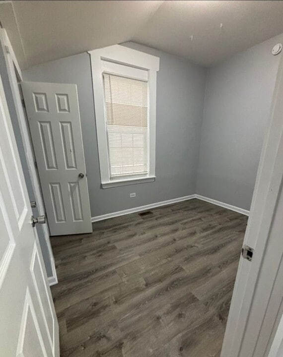 6949 S Woodlawn Ave in Chicago, IL - Foto de edificio