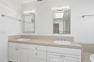 1720 Elm Ave in Manhattan Beach, CA - Building Photo