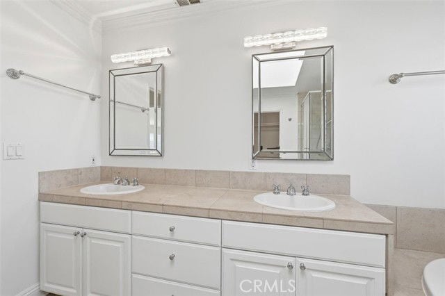 property at 1720 Elm Ave