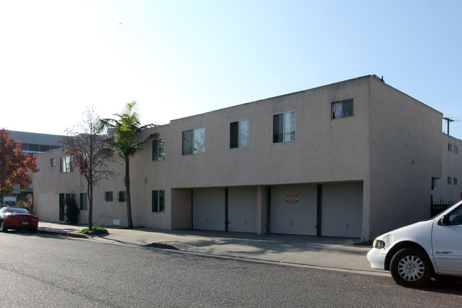 1731 Pico Blvd in Santa Monica, CA - Building Photo - Building Photo