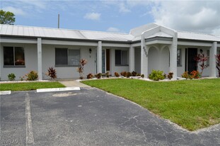 4608 SE 4th Pl in Cape Coral, FL - Building Photo