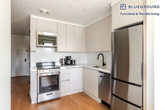130 Hope St in Brooklyn, NY - Building Photo - Building Photo