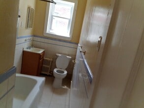 1126-2 W Rockland St, Unit FL 2 in Philadelphia, PA - Foto de edificio - Building Photo