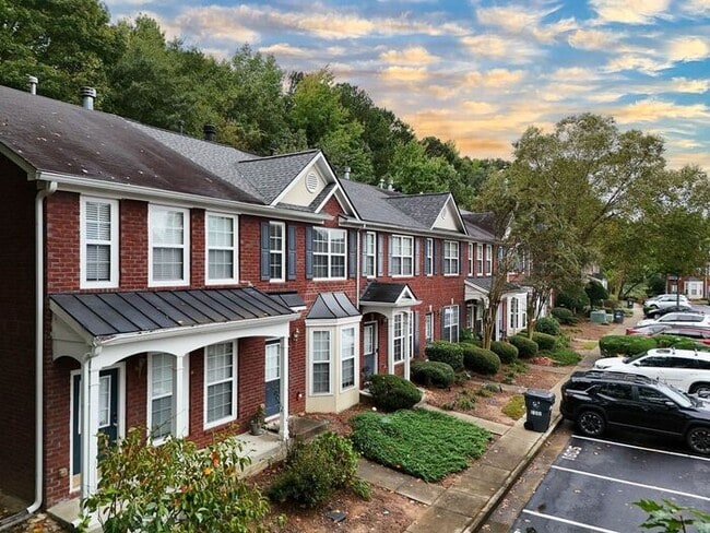 1607 Cove Creek Cir in Norcross, GA - Foto de edificio - Building Photo