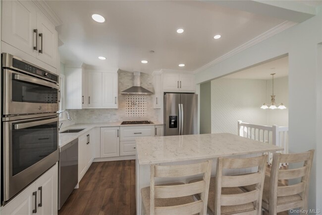 869 Beach St in Lindenhurst, NY - Building Photo - Building Photo