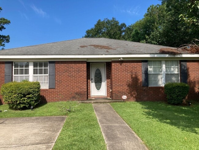 property at 112 S Chapel Dr