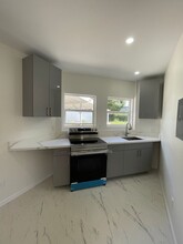 1112 Kamaile St in Honolulu, HI - Building Photo - Building Photo
