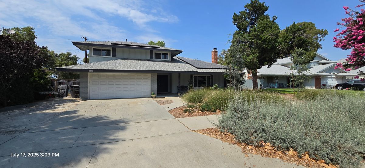 2051 Rancho Dr in Riverside, CA - Building Photo