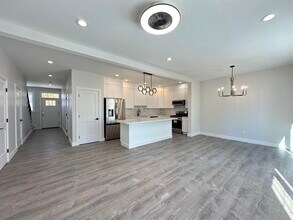 7 Mark Dr in Agawam, MA - Building Photo - Building Photo