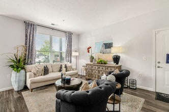 Duncan Park in Columbus, OH - Foto de edificio - Building Photo