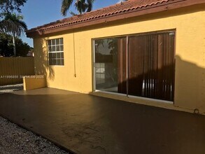 19712 NW 82nd Pl in Hialeah, FL - Building Photo - Building Photo