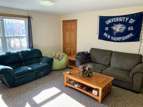 275 - 279 Mast Rd in Durham, NH - Building Photo - Interior Photo